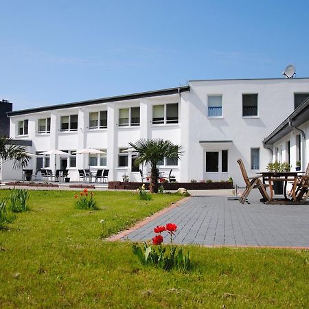 Appartementanlage-Ferienwohnungen Weisse Moewe Засниц Экстерьер фото