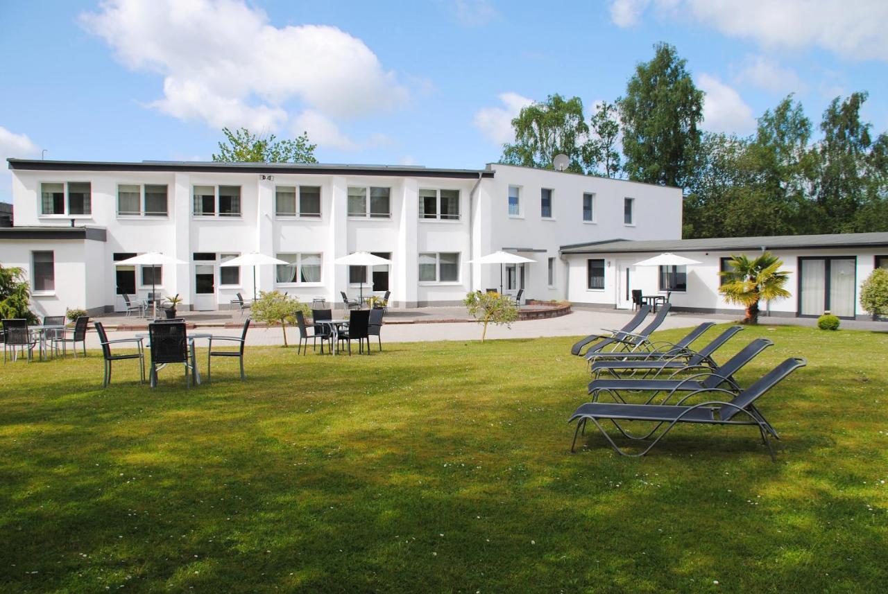 Appartementanlage-Ferienwohnungen Weisse Moewe Засниц Экстерьер фото