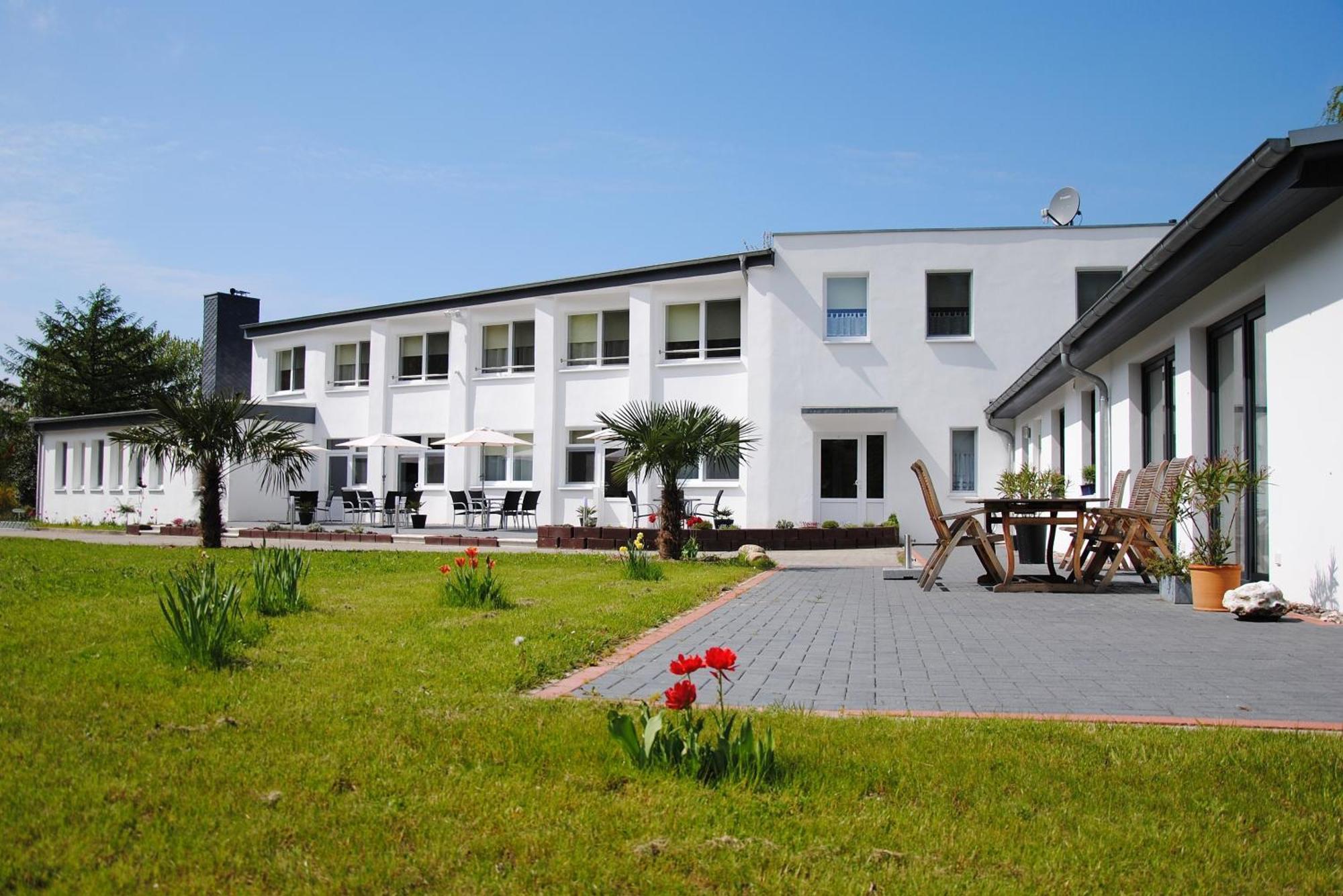 Appartementanlage-Ferienwohnungen Weisse Moewe Засниц Экстерьер фото